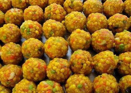 Moti Boondi Ladoo- 2 lb Box.