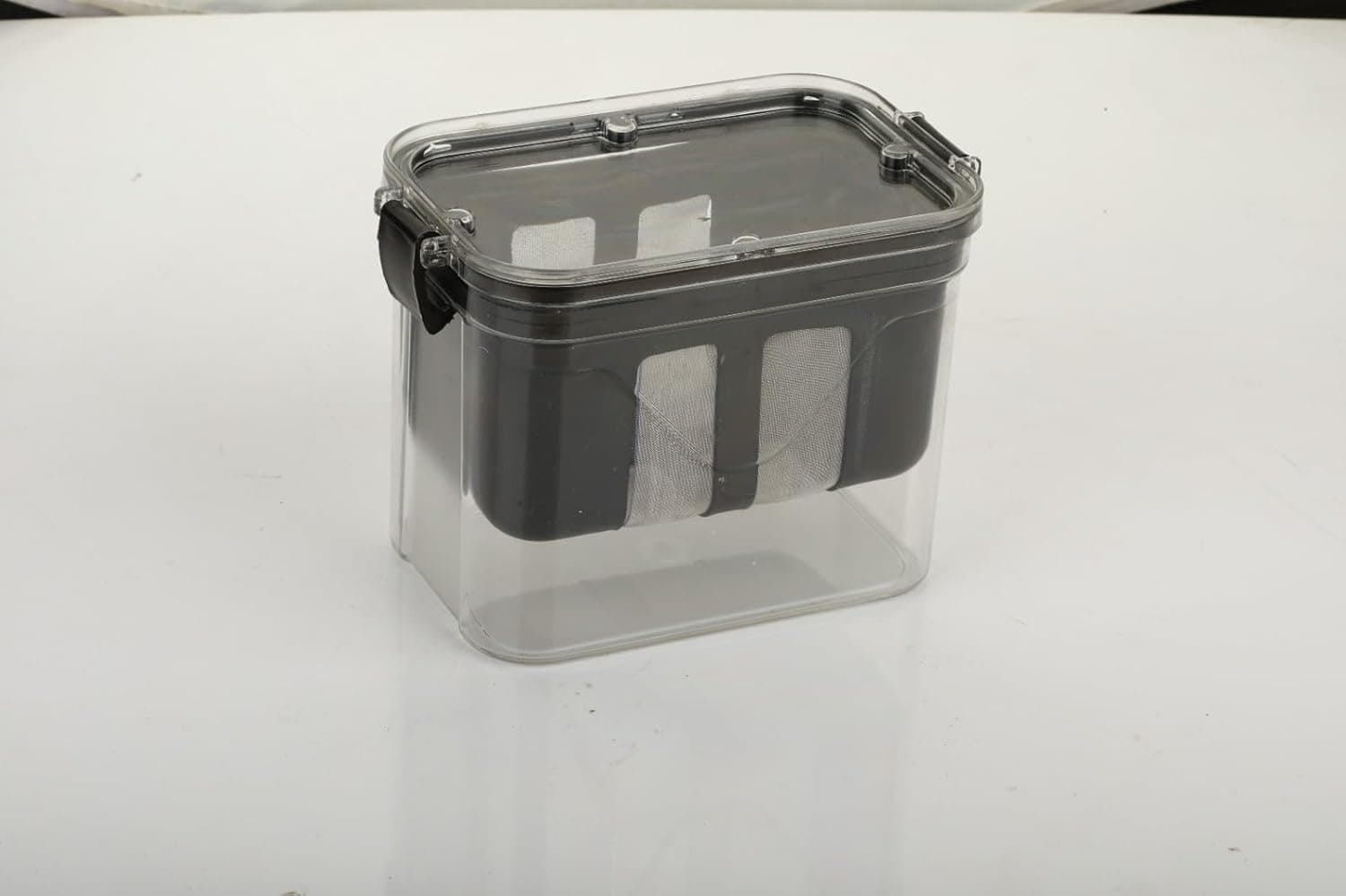 Greek Yogurt Strainer,600ml Multi Yoghurt Maker Strainer with Fine Mesh Bag & Lid for Thick Greek Yogurt, Soybean Milk, Kefir, Berries, Soup, Fruit Juice, Coffee (White)