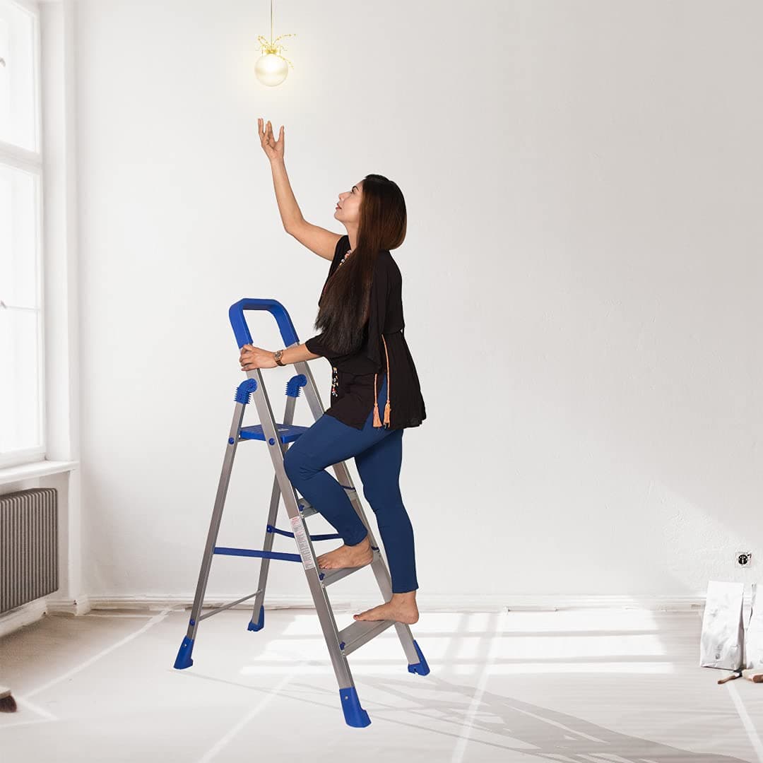 Parasnath Maple 4 Step Light Weight Aluminium Step Ladder 4.2 Ft Heavy Duty Folding Ladder Made in India