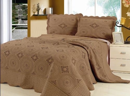 Royal Wreath Embroidery Quilt Sets