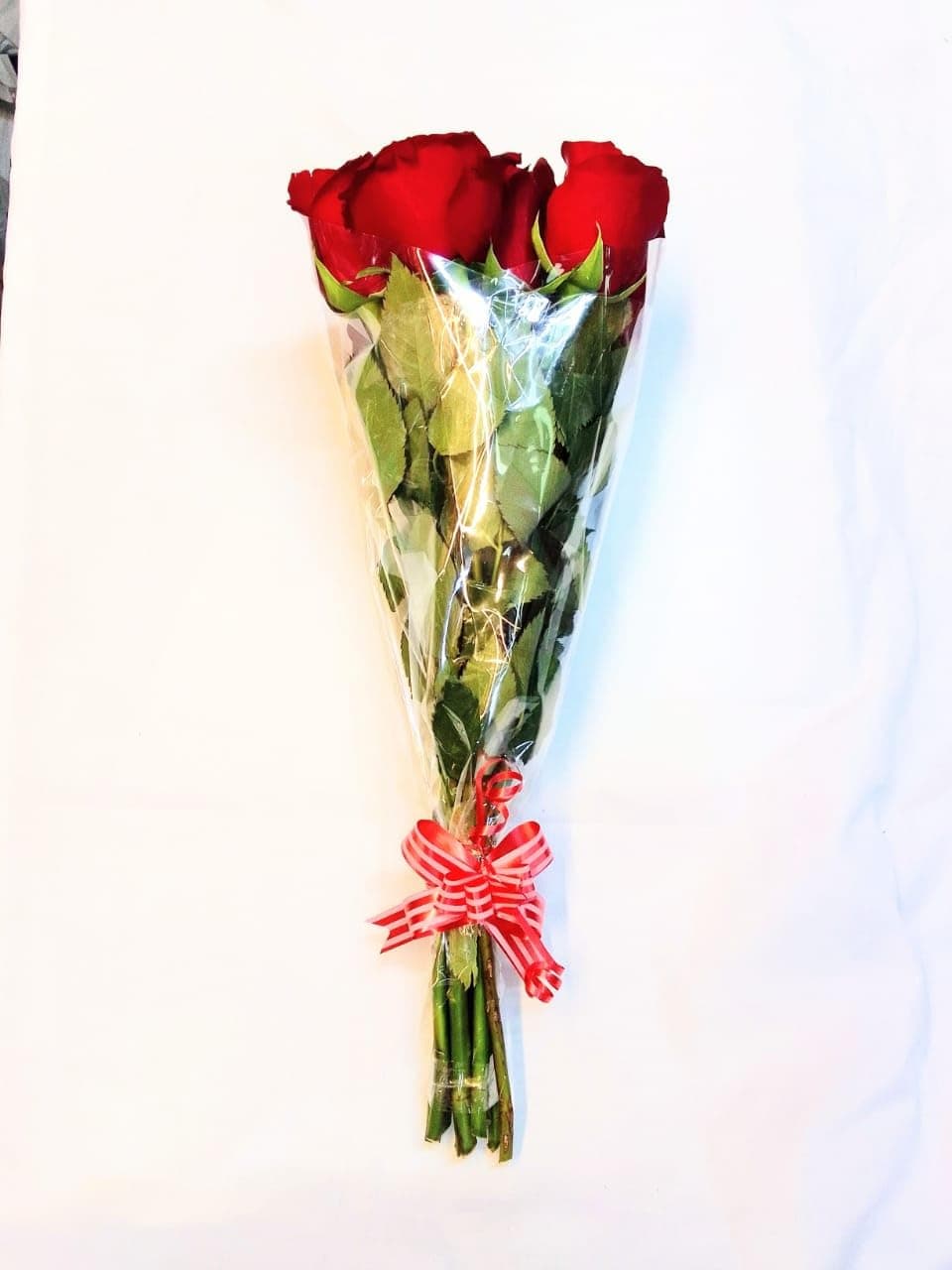 Beautiful 5 fresh Red Roses Bouquet