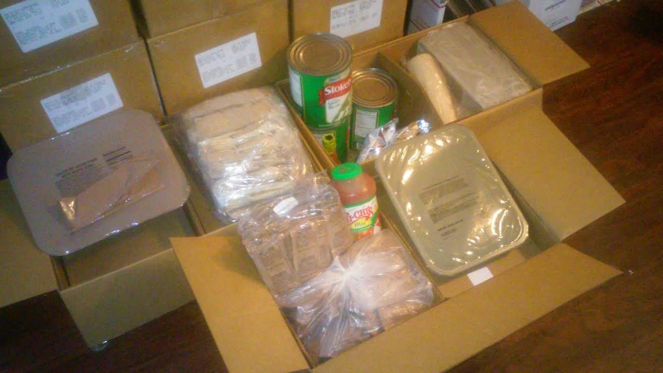 Feed UP to 50 People Ultimate 2021 UGR Unitized Group Ration 2 Beef Taco Filling and 2 Pulled BBQ Pork 4 Side Dishes 4 Desserts 4 six Pound cans of Corn Utensils Trays