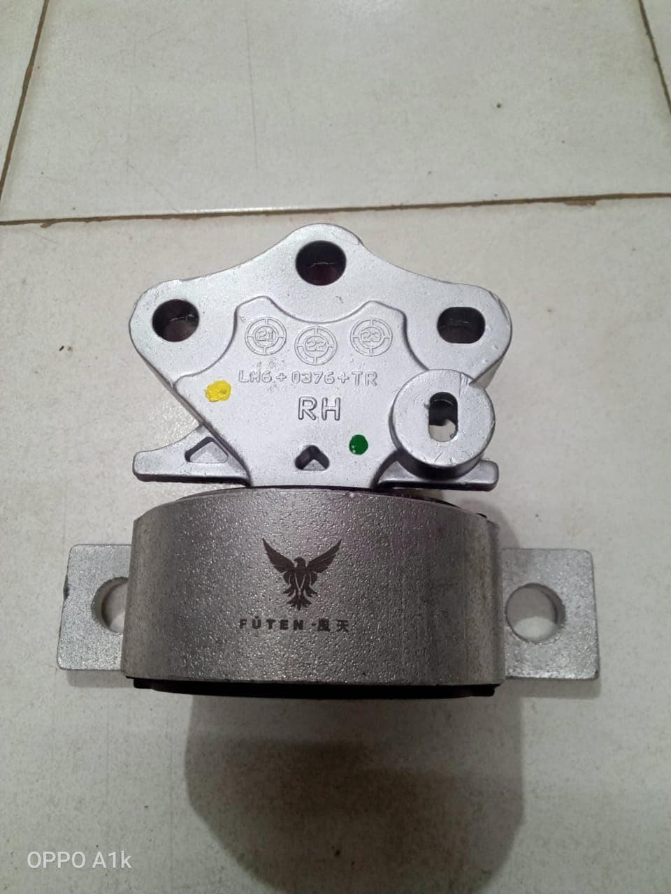 FŪTEN Right Hand Engine Mount Compatible with Renault Triber