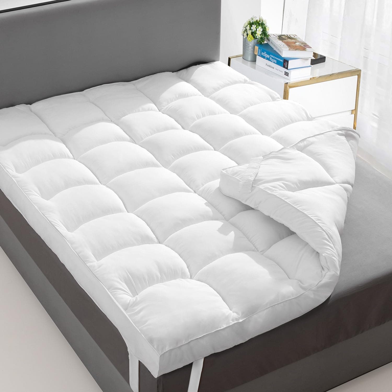 Extra Thick Fitted Mattress Topper - Queen Size | Soft & Cooling Pillow Top Mattress Pad & Protector | Bed Topper for Back Pain, Straps Stretch 6" to 22" Deep