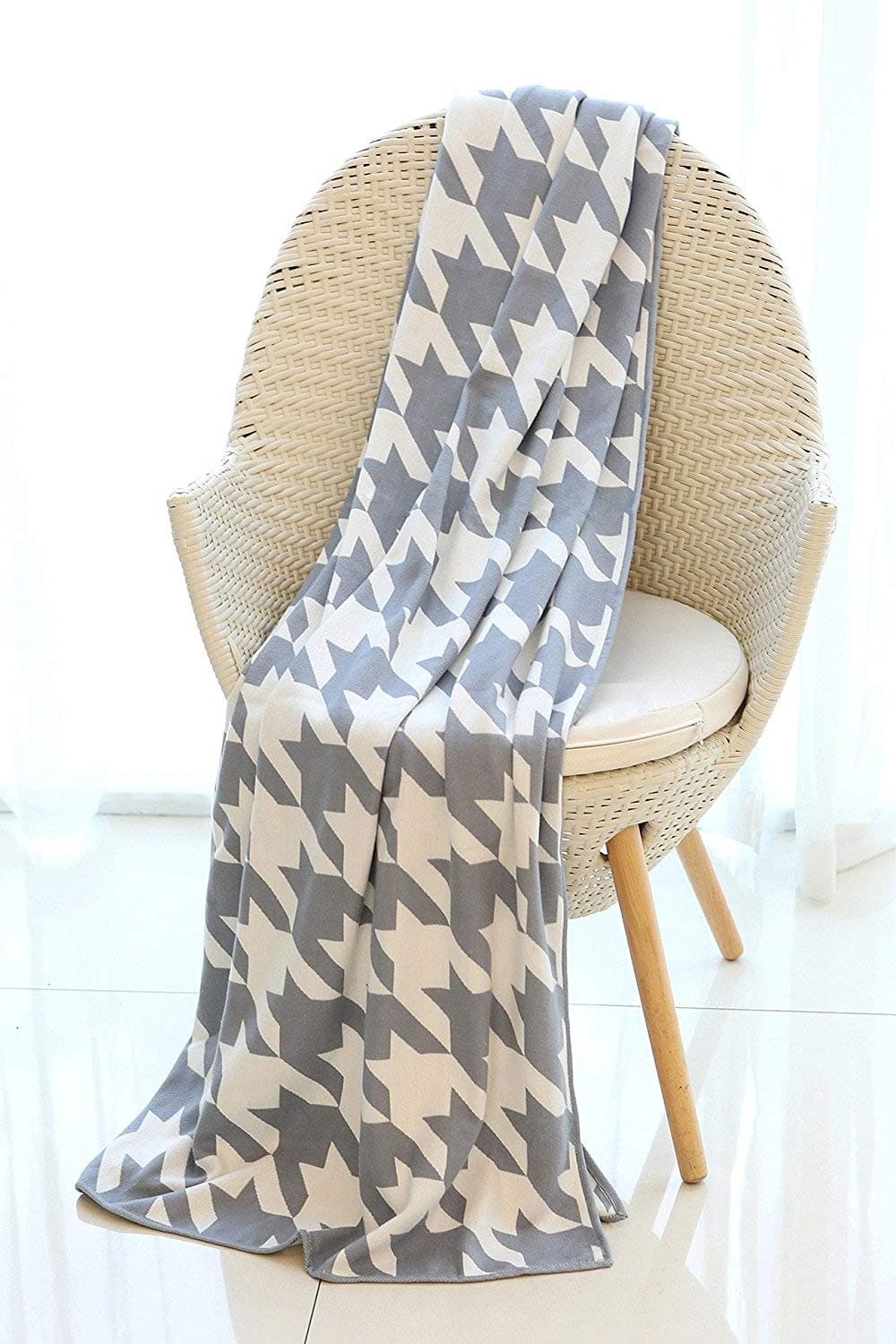 Mika Home Houndstooth Pattern Cozy Bamboo Fiber Oversized Throw Blanket for Couch, Sofa, Travel, 50X70”, Grey,White