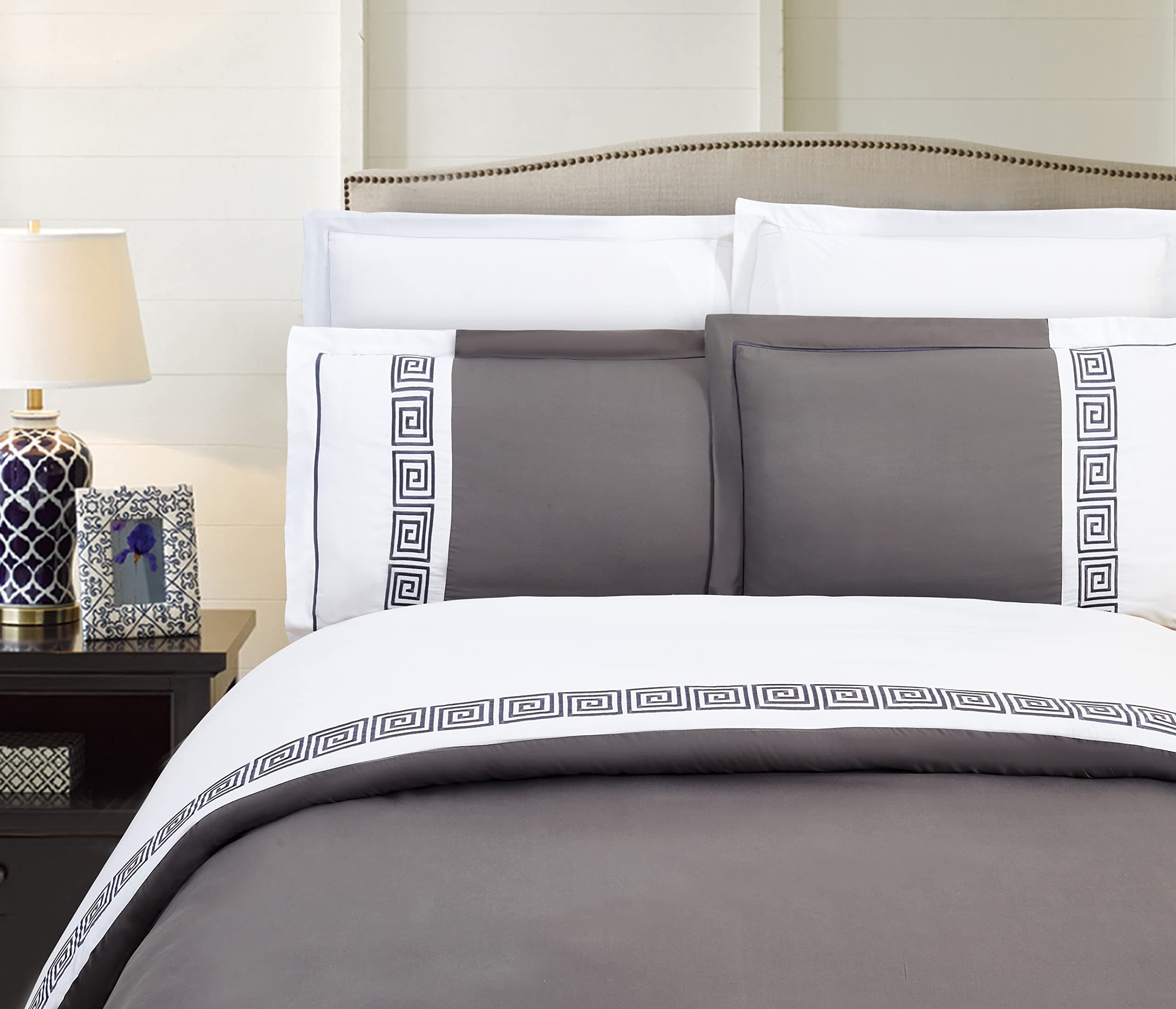 Elegant Comfort Luxurious Hotel Collection Super-Soft 1500 Thread Count Egyptian Quality 3-Piece Greek Pattern Duvet Cover Set, King/California King, Gray