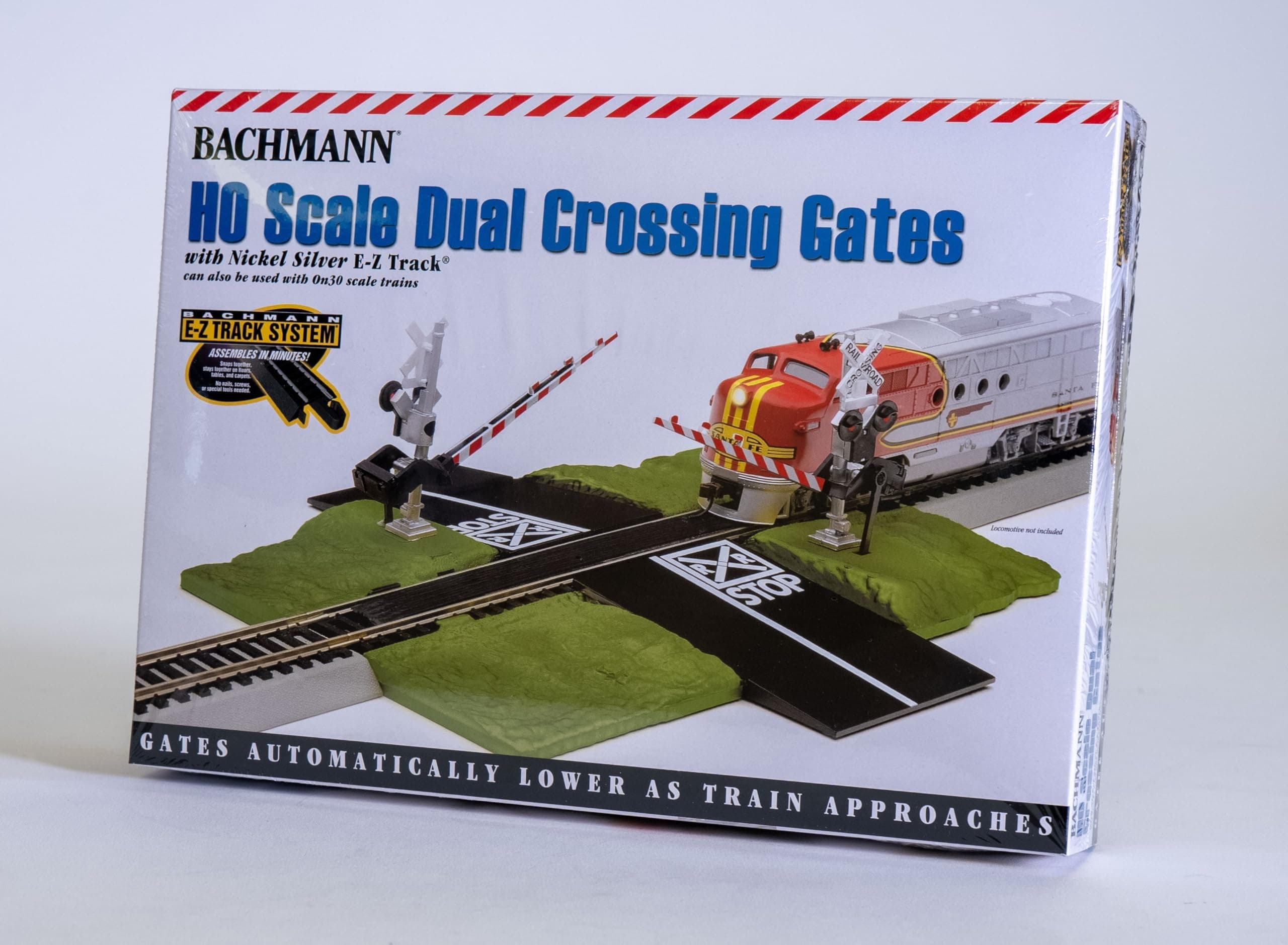 Trains 44579 E-Z Track Crossing GATE-HO Scale, M