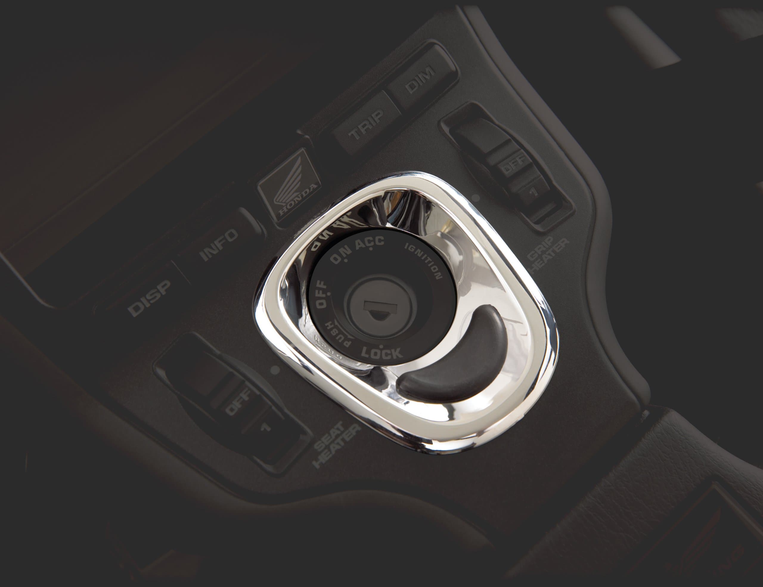 Show Chrome Accessories52-759 Rubber Key Accent