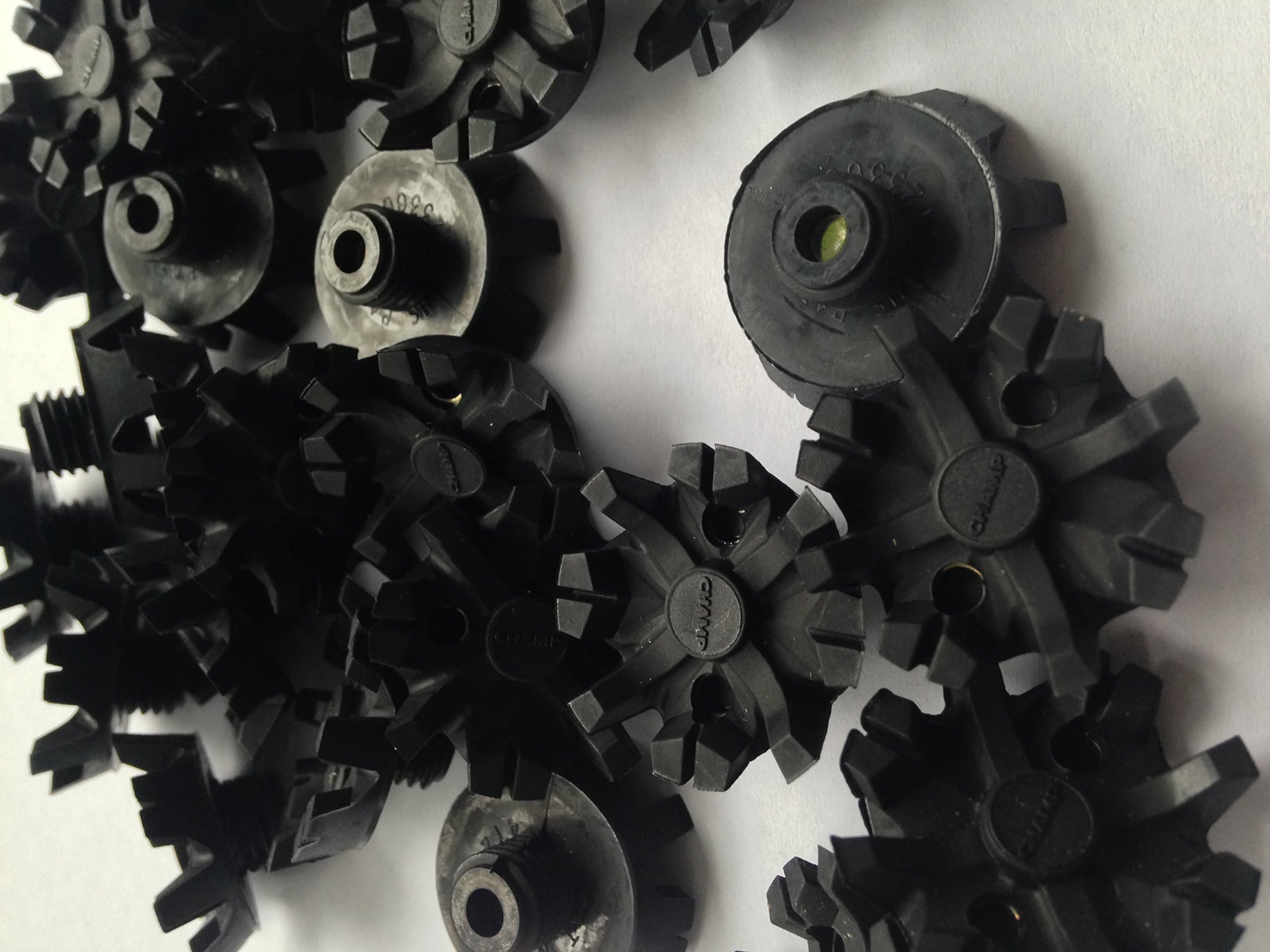 Champ 22 x Scorpion 9mm large plastic thread golf cleats spikes