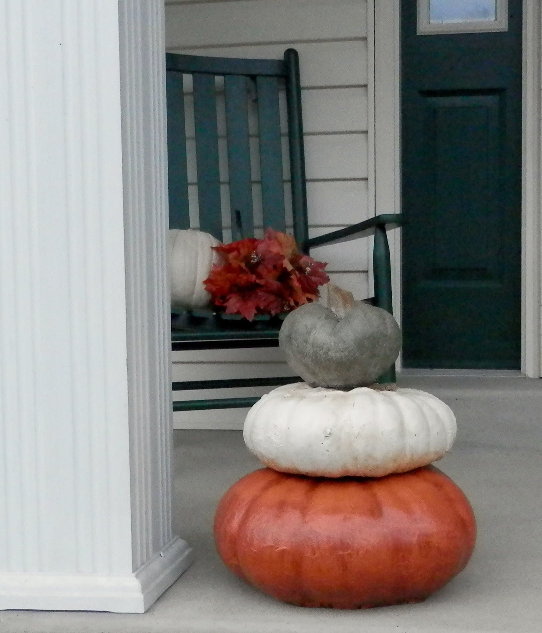 Stackable Pumpkins Set of 3, Artificial Halloween Stone Pumpkin & Cinderella Jacko'lantern Artificial Gourd Indoor and Outdoor Decor