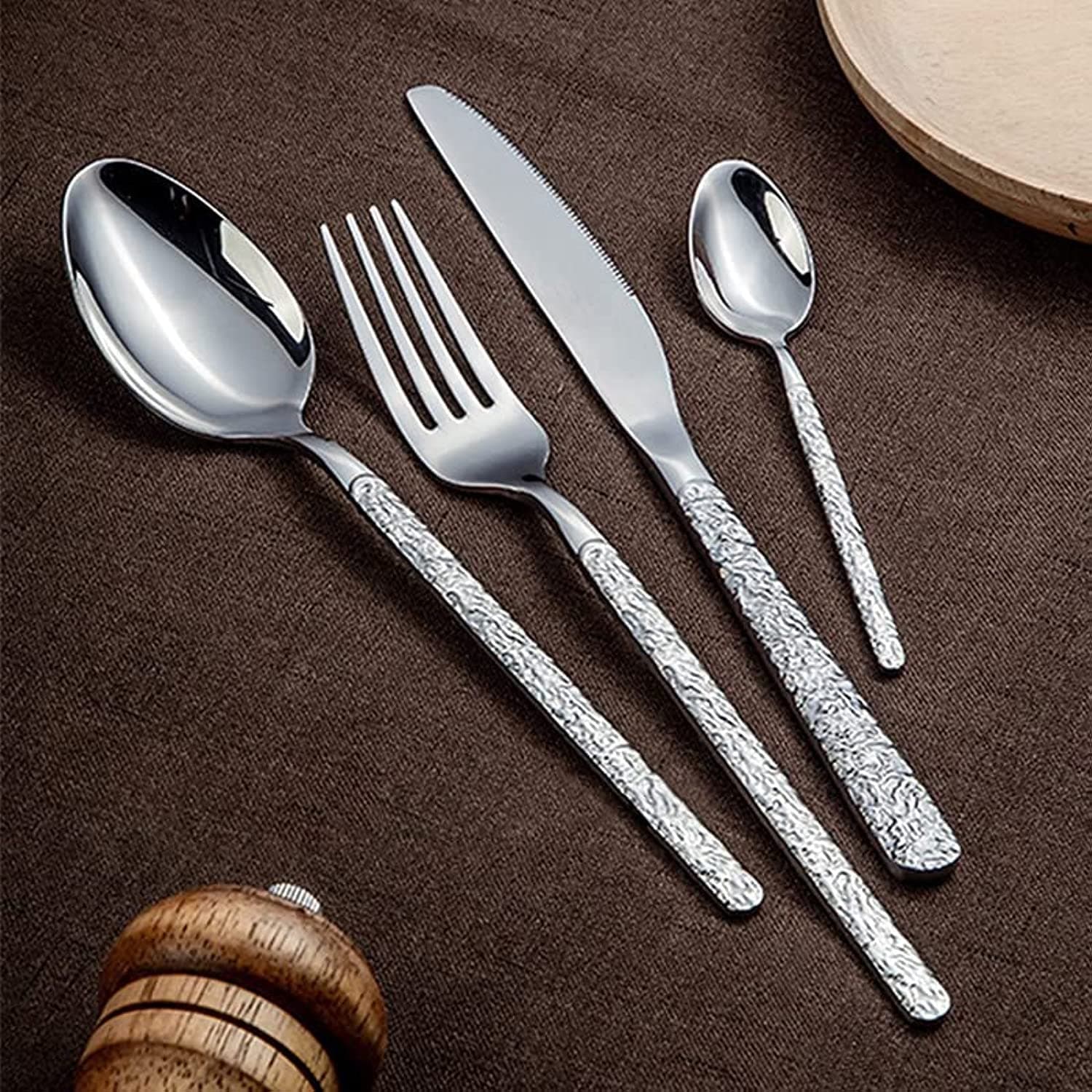 V A V 16-PIECE FLATWARE CUTLERY SET FOR 4 PEOPLE.