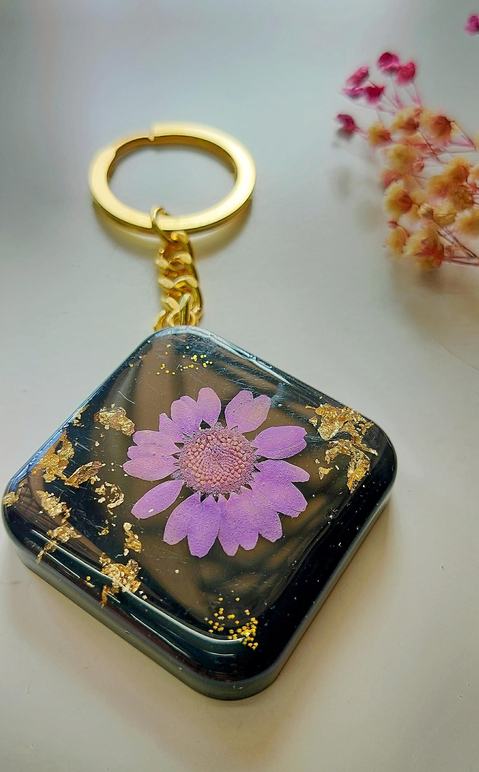 Real Pressed flower keychain-Black (Purple)