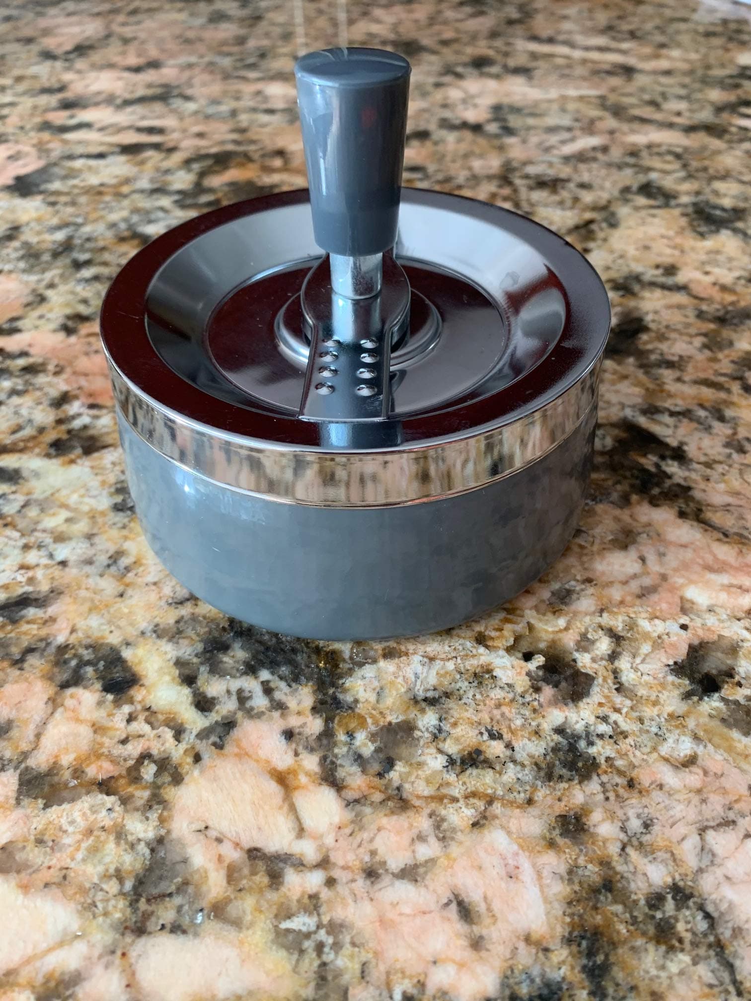 Round Push Down Ashtray with Spinning Tray Black -A32