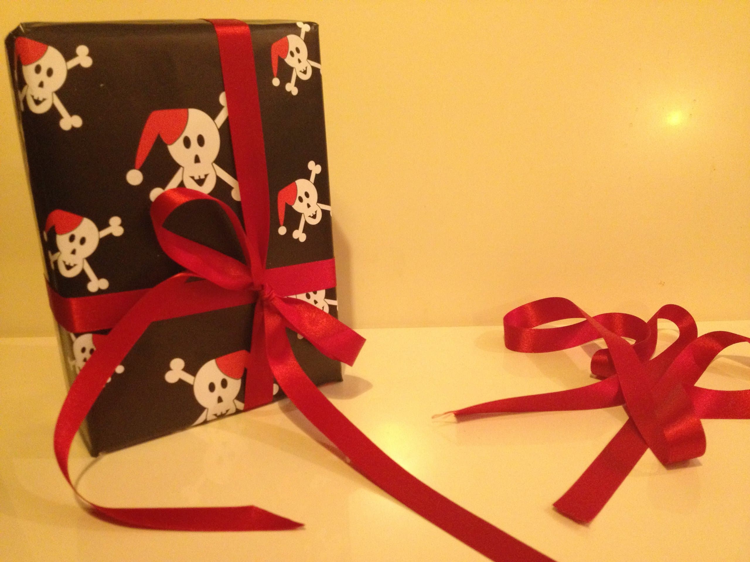 Wrapping Paper Christmas Skulls