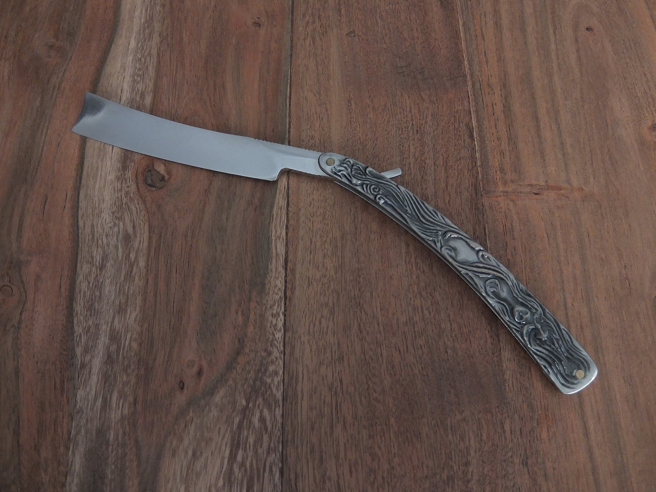 NECA Sweeney Todd Razor with Pouch Prop Replica