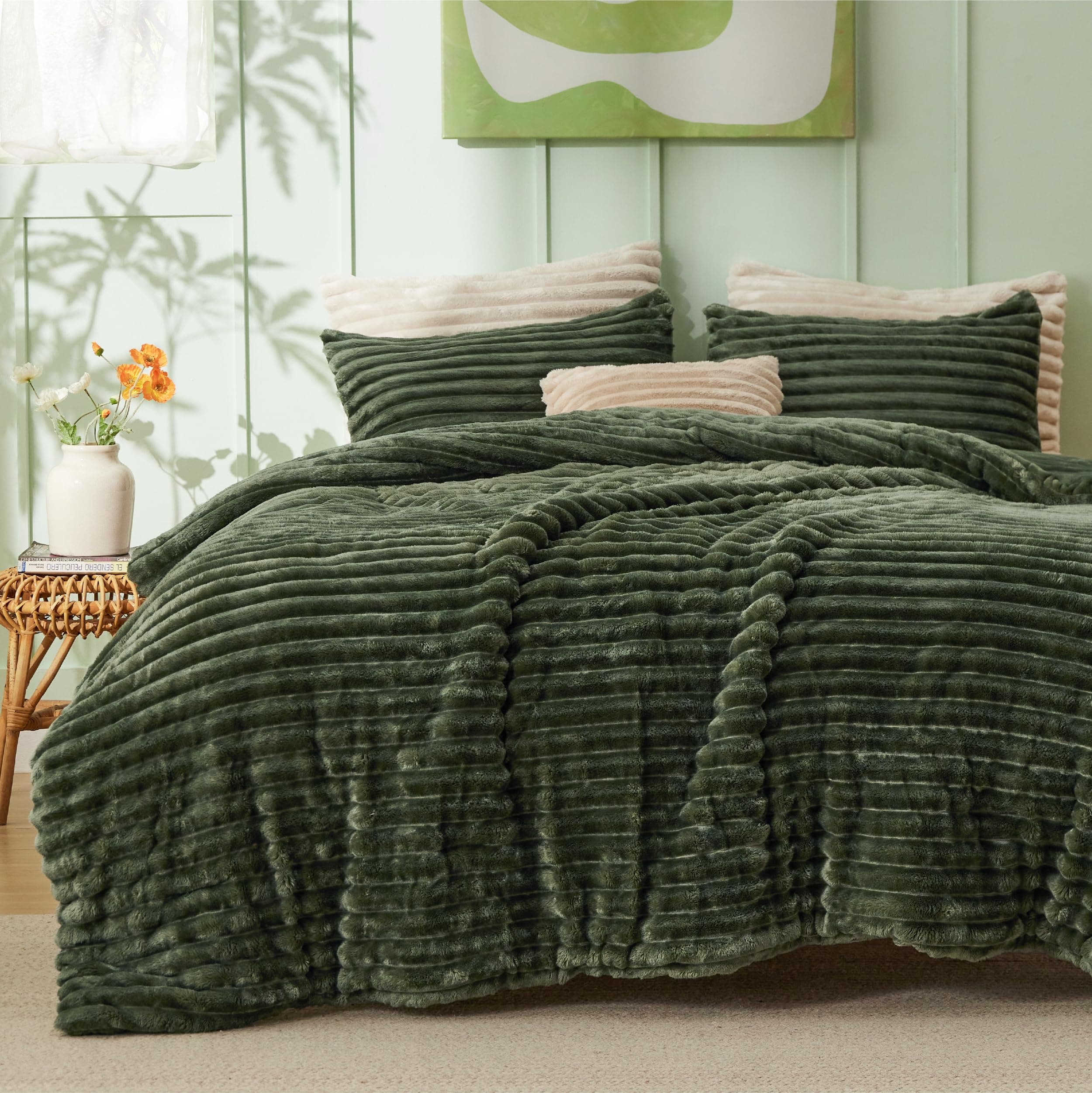 Bedsure Cal King Comforter Set - GentleSoft™ 3 Pieces Double-Side Fleece Fluffy Olive Green Comforter Set, Cozy Striped Room Decor Aesthetic, Luxury Cal King Bedding, 2 Pillowcases, 104x96 Inches